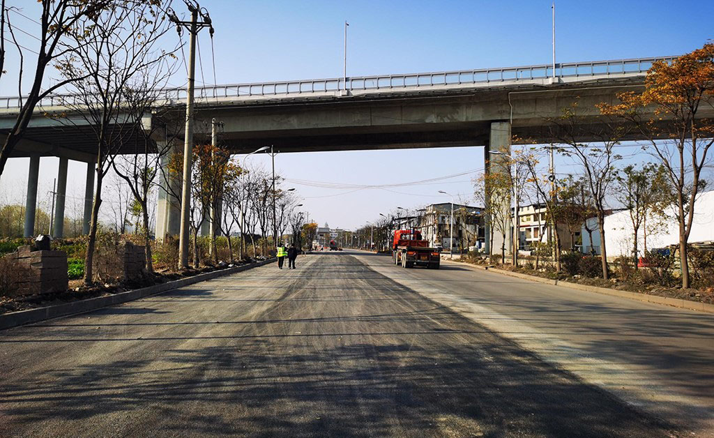 图为东湖路修复工程顺利通车(1).jpg